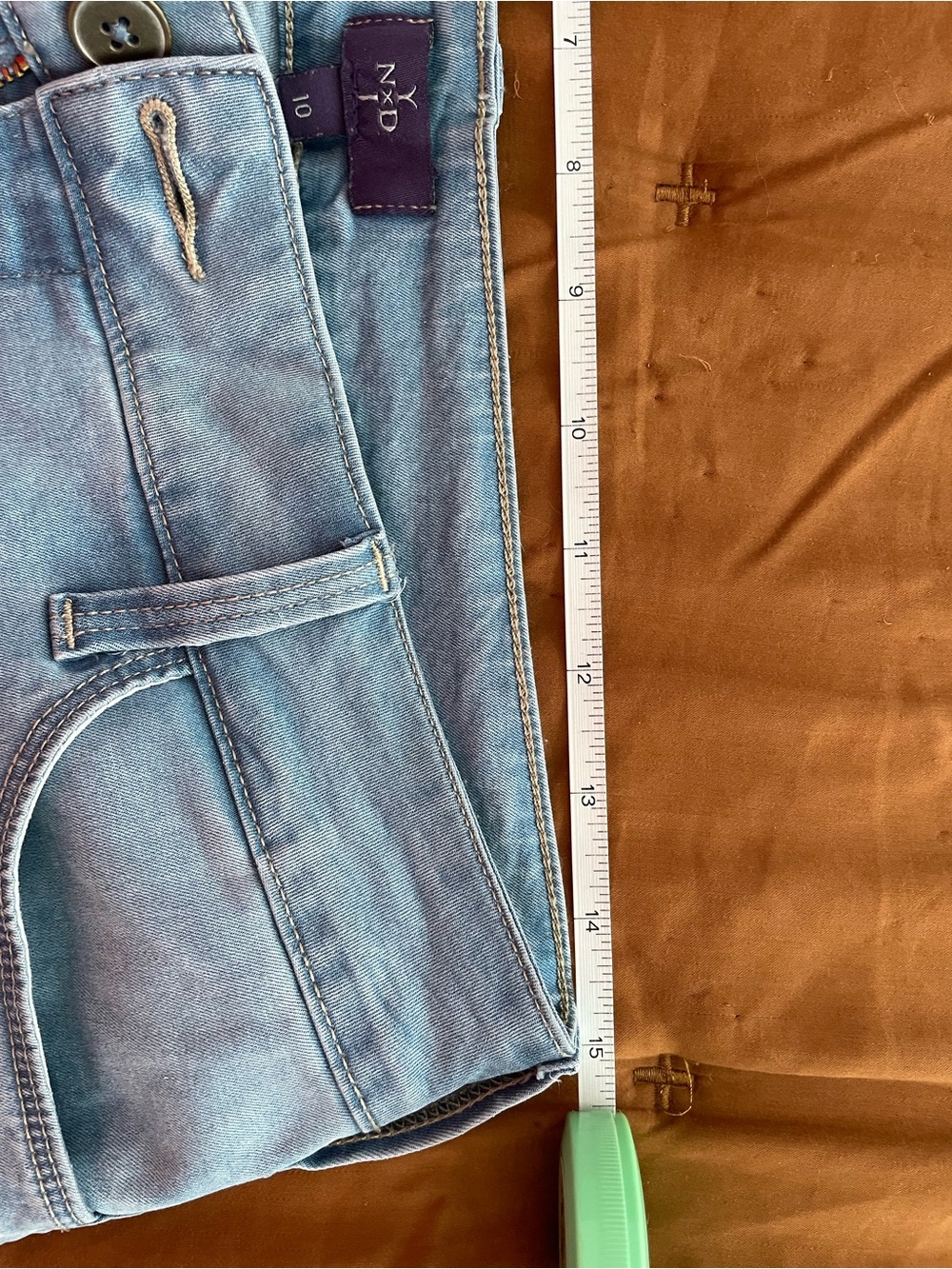 NYDJ Size 10 Light Blue Super Lightweight Women’s Jeans - Picture 3 of 5